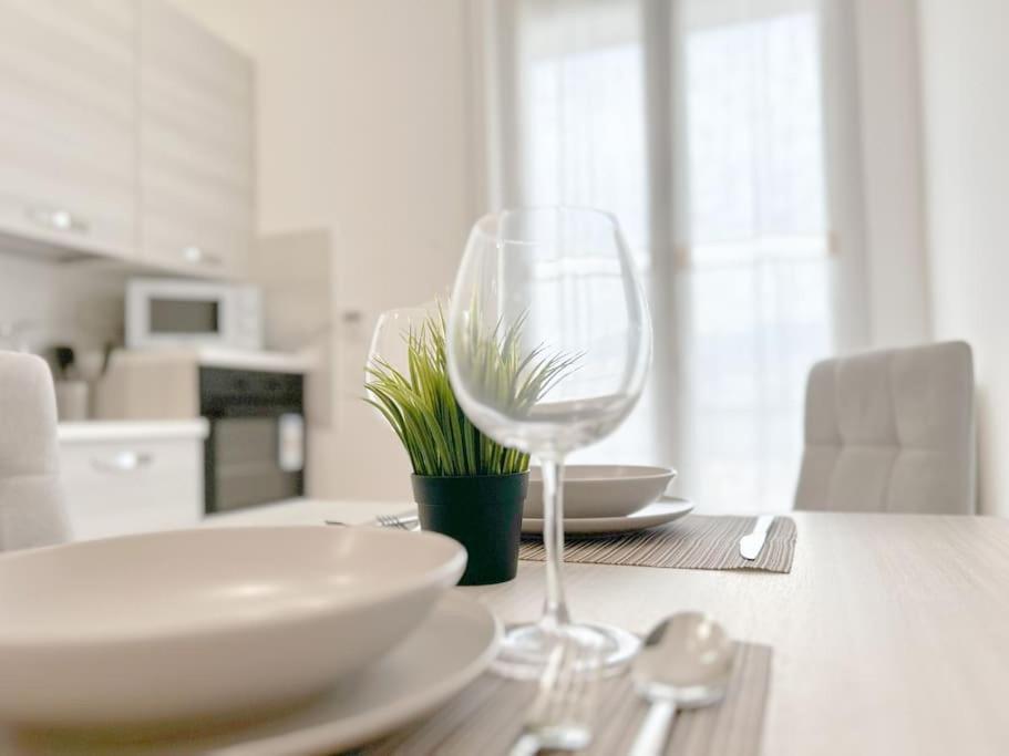 Elegant Apartment - Wifi - Smart Tv - Netflix Genua Exteriör bild